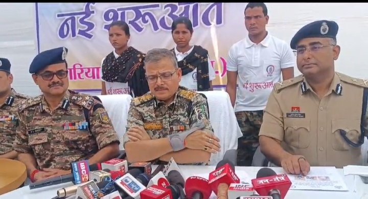गरियाबंद : तीन इनामी नक्सलियों ने किया आत्मसमर्पण, 20 जनवरी की मुठभेड़ का खौफ!