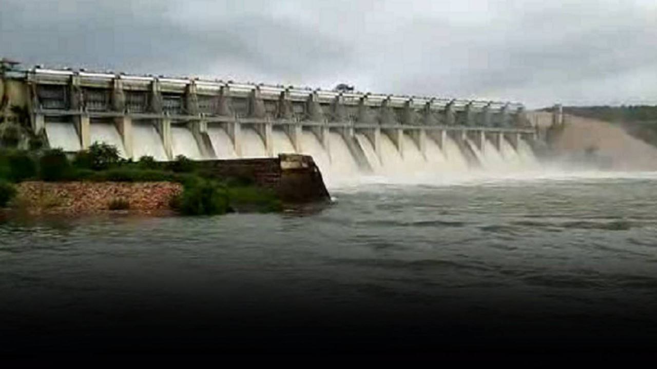 Bansagar Scam : पत्नी की नौकरी करता था पति,विभाग को लगा दिया 55 लाख का चूना